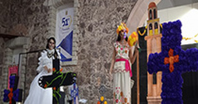 Celebran tradición del Día de Muertos en la ENMS de Guanajuato