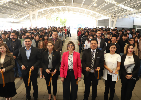 Promueve UG su oferta educativa en la 5ta. Feria de Orientación Vocacional 