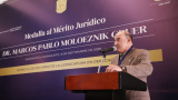 UG entrega la Medalla al Mérito Jurídico al Dr. Marcos Pablo Moloeznik Gruer