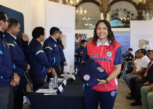 El CNMS abanderó a la delegación de deportistas que representarán a la UG en los juegos deportivos CONADEMS 2025