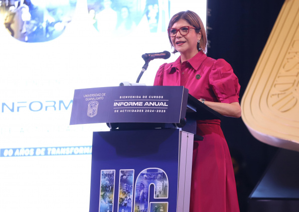 Rectora General destaca inclusión, compromiso social y capacidad científica de la UG al rendir su segundo informe de actividades