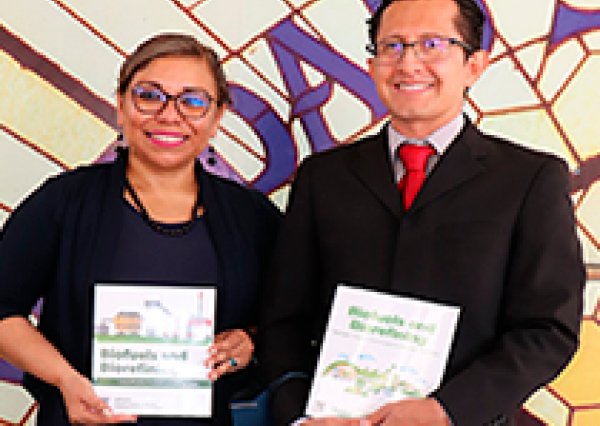 Se presentan libros sobre biocombustibles y biorrefinación, resultado de investigación de docentes UG 