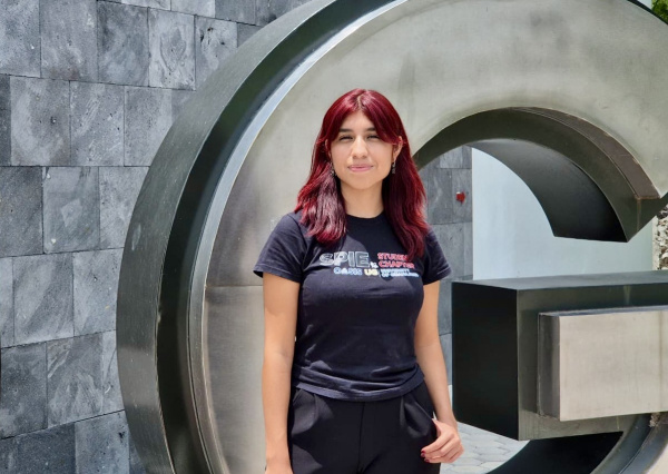 Estudiante UG recibe apoyo de SPIE para presentar investigación en Edimburgo, Escocia