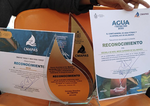 Generan proyecto para captar agua estudiantes del nivel medio superior de Salamanca