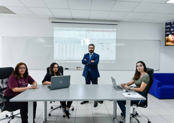 Exponen el caso de los Labor Center en México