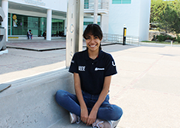 Alumna UG fue seleccionada por IEEE Women in Photonics para representar a México en conferencia internacional 