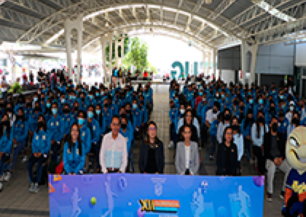 Entregan uniformes a los selectivos que representarán al Campus Celaya-Salvatierra en la XII Olimpiada Universitaria 