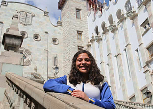 UG abre la convocatoria de becas y estímulos estudiantiles para el periodo escolar enero-junio 2021  