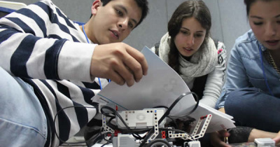 Estudiantes y docentes del CNMS participan con éxito en el programa piloto “Yo inventor”