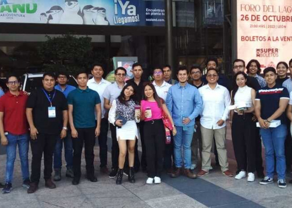 Exhiben proyectos de DICIS en feria de innovación industrial 