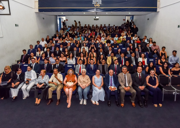 Egresa nueva generación de profesionistas de la División de Ciencias e Ingenierías del Campus León 