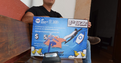 Premian proyecto de pasteurizador solar para alimentos líquidos de alumno de Energías Renovables UG 