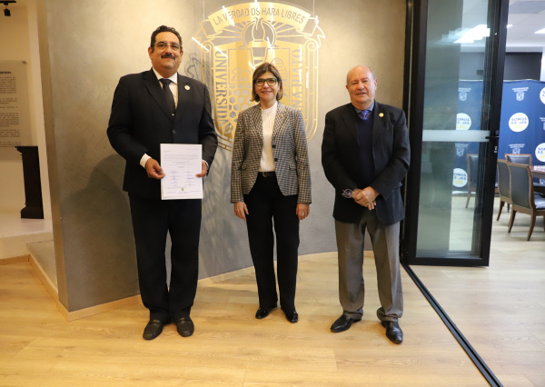 Designan al Dr. Roberto Godínez López Director de la División de Ciencias Sociales y Administrativas de la UG 