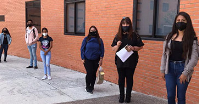 Comunidad universitaria de la DCEA dona 40 tabletas a estudiantes