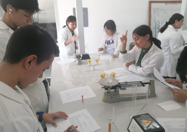 ENMS Pénjamo realiza Torneo de Química 2025