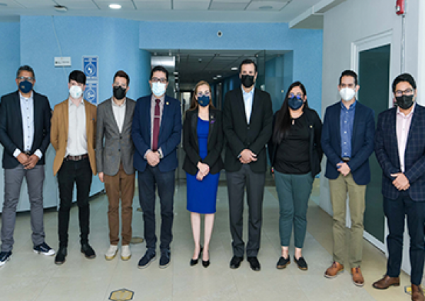 Se reúnen representantes de la UG y UdeG en la Unidad Especializada en Rehabilitación Física del Campus León