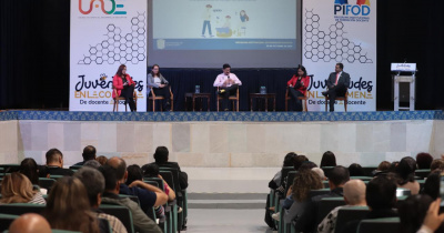 Reflexionan sobre el papel de la comunidad docente en tiempos de hiperconexión