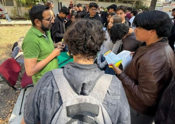 Comunidad estudiantil de la ENMS Celaya se reúne para conocer proyectos de Servicio Social