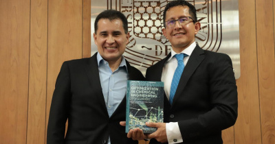 Presentan el libro Optimization in Chemical Engineering: Deterministic en la UG