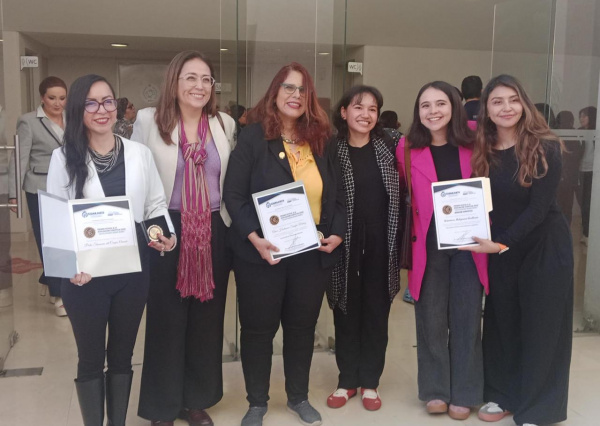 Reconocen labor de académicas y estudiantes de la UG durante la entrega del Premio Estatal de Divulgación Científica 2026