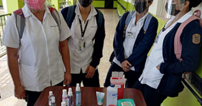 Estudiantes UG brindan atención en Casa Hogar La Paz 