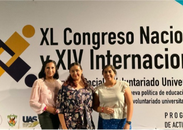 Exponen en Congreso Internacional modelo de Servicio Social Universitario de la UG 