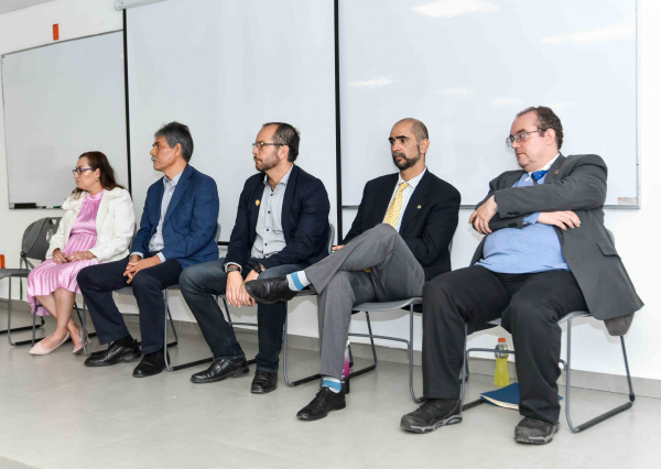 Dan inicio los foros de presentación de proyectos de las personas candidatas a titular de la Rectoría del Campus León de la UG 