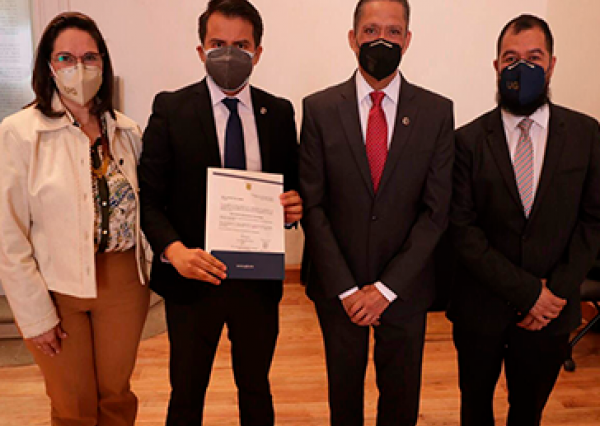 Designan como Director de Planeación de la UG al Mtro. Antonio Vega Jiménez 