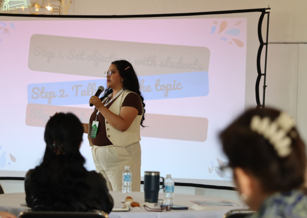 Capacitan a profesorado del Nivel Medio Superior en nuevas metodologías para la enseñanza del inglés