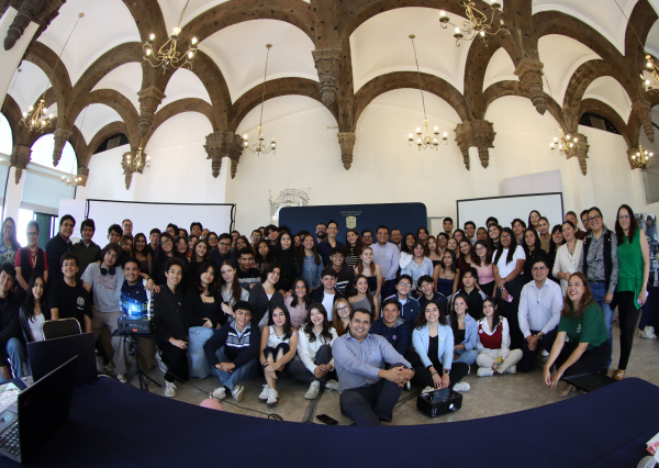 Se realiza la primera Jornada “Spark UG, la chispa que conecta ideas” del CNMS