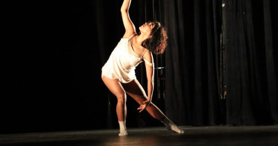 Estudiantes de la Licenciatura en Artes Escénicas UG presentan obras teatrales y espectáculos de danza en el Teatro Principal