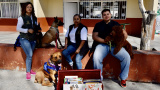 UG inicia proyecto de terapia asistida con perros para fomentar la lectura en niñas y niños de primaria