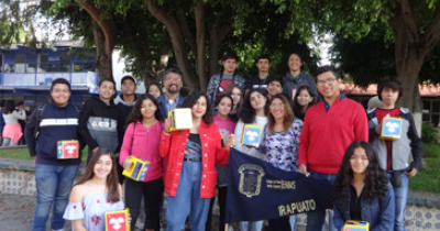 Apoyan estudiantes de nivel medio superior de la UG en el Boteo Teletón