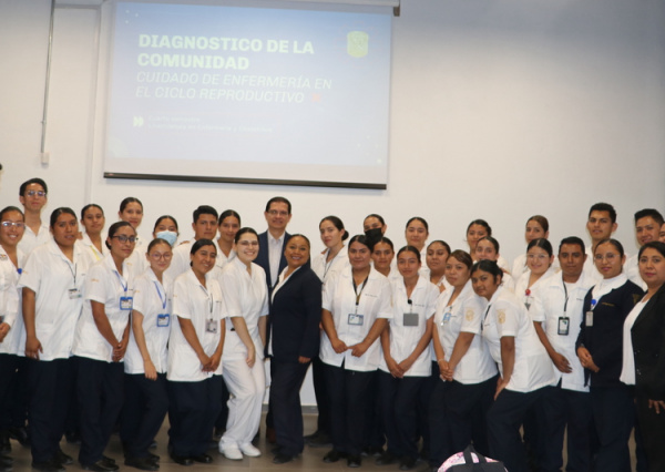 Estudiantes del CINUG realizan diagnósticos de Enfermería y prácticas comunitarias