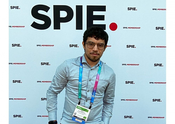 Estudiante de doctorado en Ingeniería Eléctrica en UG, gana beca histórica de la SPIE 