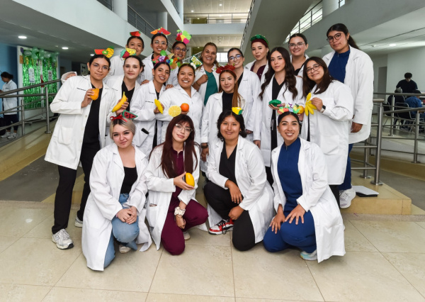 La UG inaugura la Feria de Salud para Personas Adultas Mayores en el Campus León