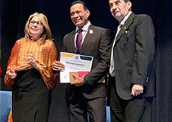 Participa Rector General de la UG en panel sobre Autonomía y responsabilidad social en las Instituciones de Educación Superior 