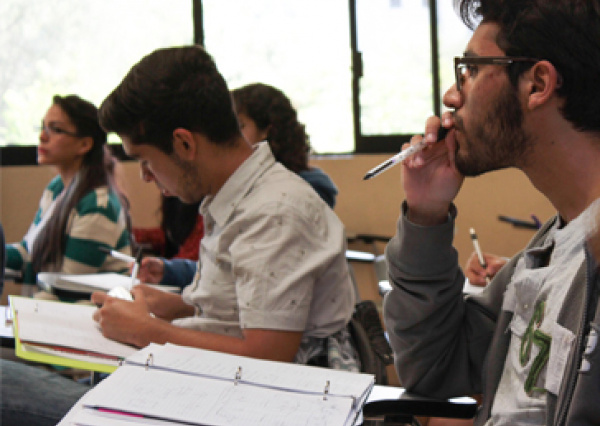 Comienzan clases más de 42 mil alumnos en la UG este 20 de enero