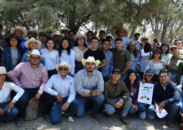 Programa de Agronomía UG realiza demostración de parcelas con manejo integrado de plagas y enfermedades