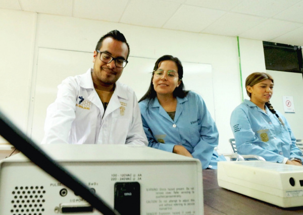 Estudiantes UG contribuyen al diagnóstico de padecimientos