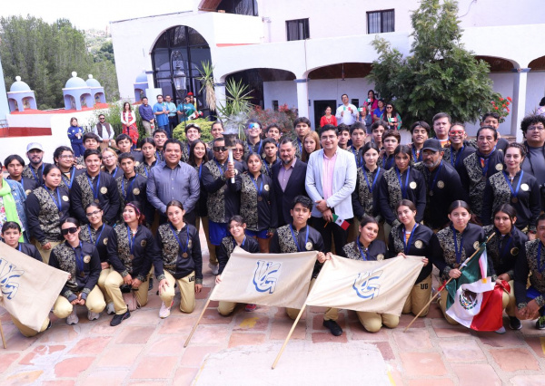 Comunidad de la ENMS Pénjamo traslada el ‘fuego simbólico’