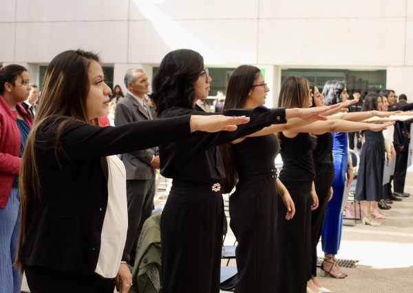 UG celebra entrega de títulos en Irapuato y Yuriria