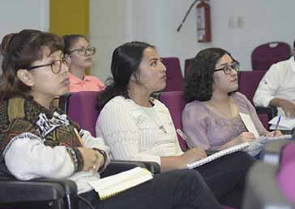 Analizan en la UG el fenómeno migrante como factor de desarrollo en comunidades vulnerables