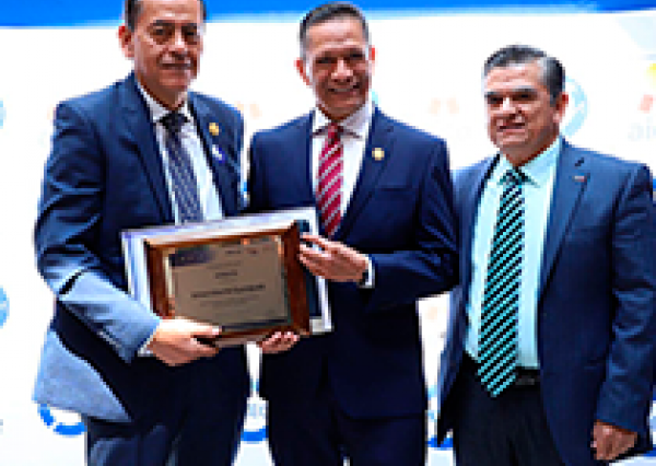 Reconocen organismos acreditadores la calidad de programas educativos de la UG 