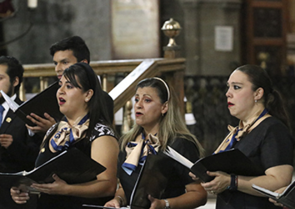 Coro de la UG y Coro de la Universidad de Princeton unen sus voces en el Templo de la Compañía