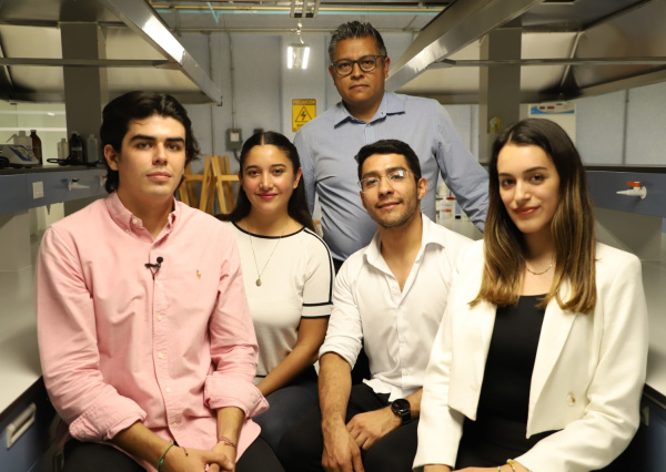 Investigación UG propone proceso innovador a nivel mundial para eliminar micro y nanoplásticos del agua potable 