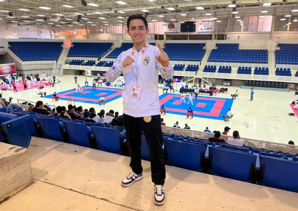 Celebra UG el esfuerzo de Raúl Bladimir González Sánchez, ganador nacional en Karate Do