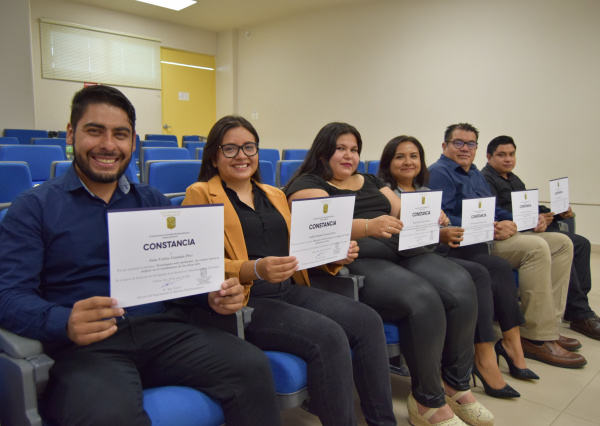 Egresa generación 2021-2023 de la Maestría en Administración de Tecnologías de la UG 