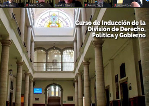 Dan calurosa bienvenida a estudiantes de Derecho de la Universidad de Guanajuato 