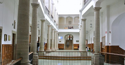 Acreditan calidad internacional de la Licenciatura en Derecho de la UG  